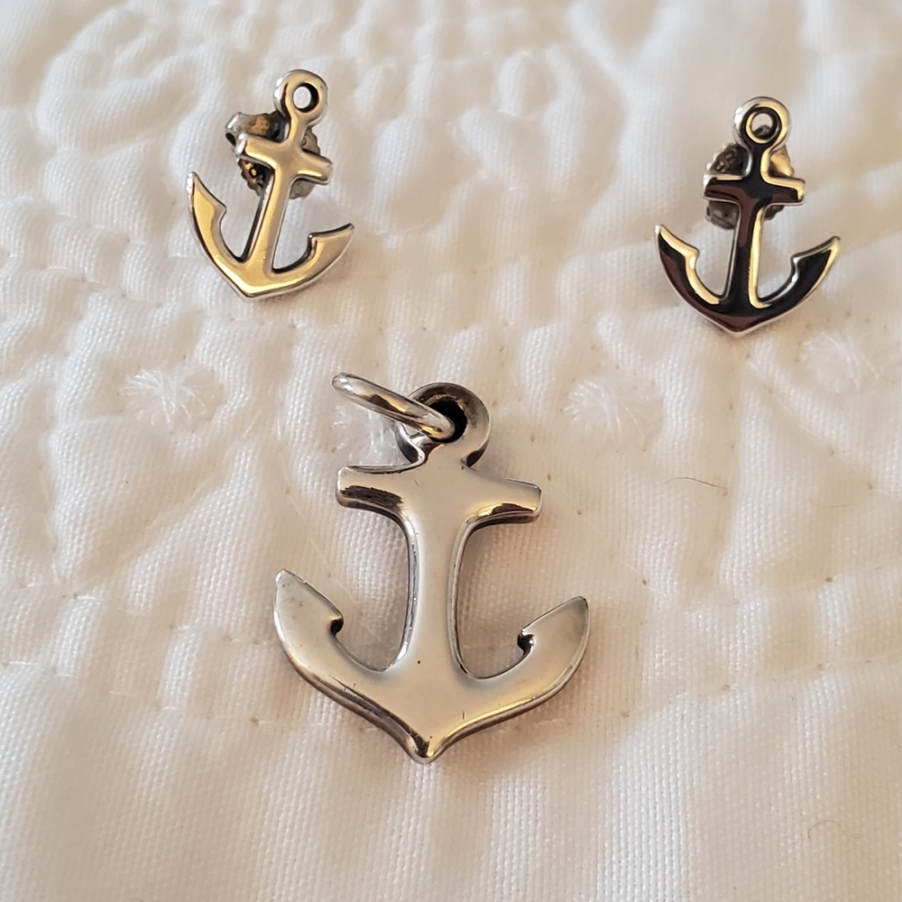 James Avery